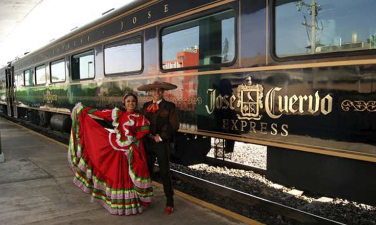 Tren José Cuervo Conoce este transporte en a noche más mexicana