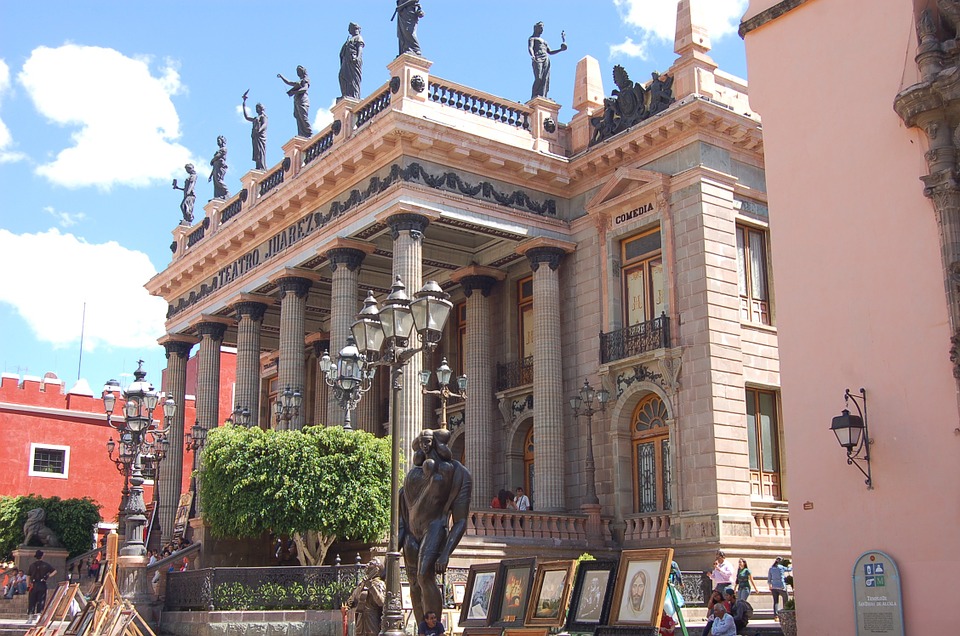 Escapadas románticas para parejas en Guanajuato y lugares románticos teatro juarez