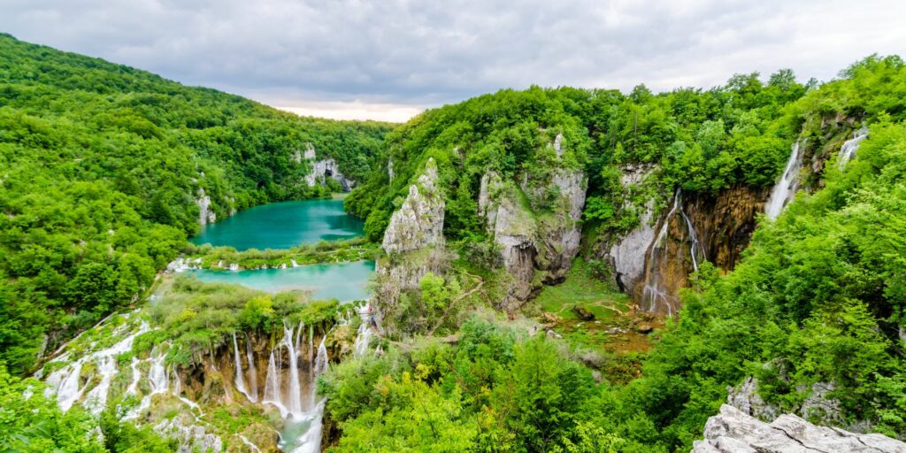 Descubre la naturaleza de Plitvice, Croacia en los Balcanes