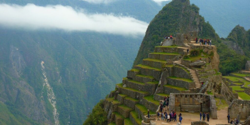 No tomarse el tiempo para absorber la experiencia al visitar Machu Picchu