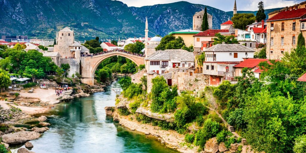 Explora la historia de mostar, Bosnia y Herzegovina en los Balcanes