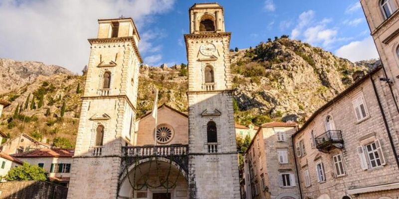 catedral de san trifón en montenegro