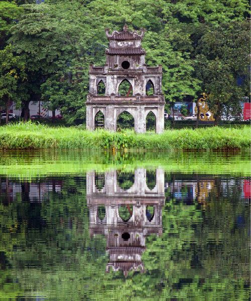 lago hoan kiem en hanoi vietnam