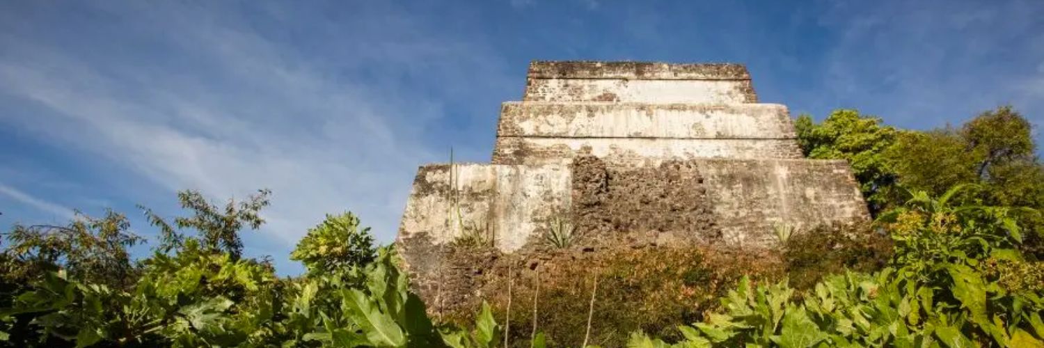 piramide del tepozteco en tepoztlan