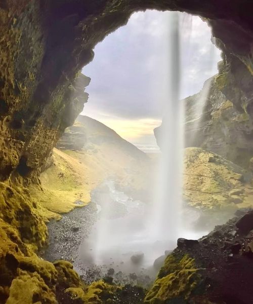 Cueva de Yoda y Kvernufoss